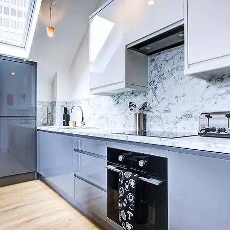 Hybrid Resi - New Malden Near Richmond - Wimbledon Apartment Exterior photo