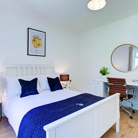 Hybrid Resi - New Malden Near Richmond - Wimbledon Apartment Exterior photo