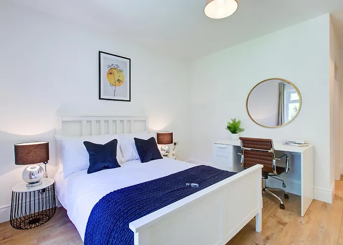 Hybrid Resi - New Malden Near Richmond - Wimbledon