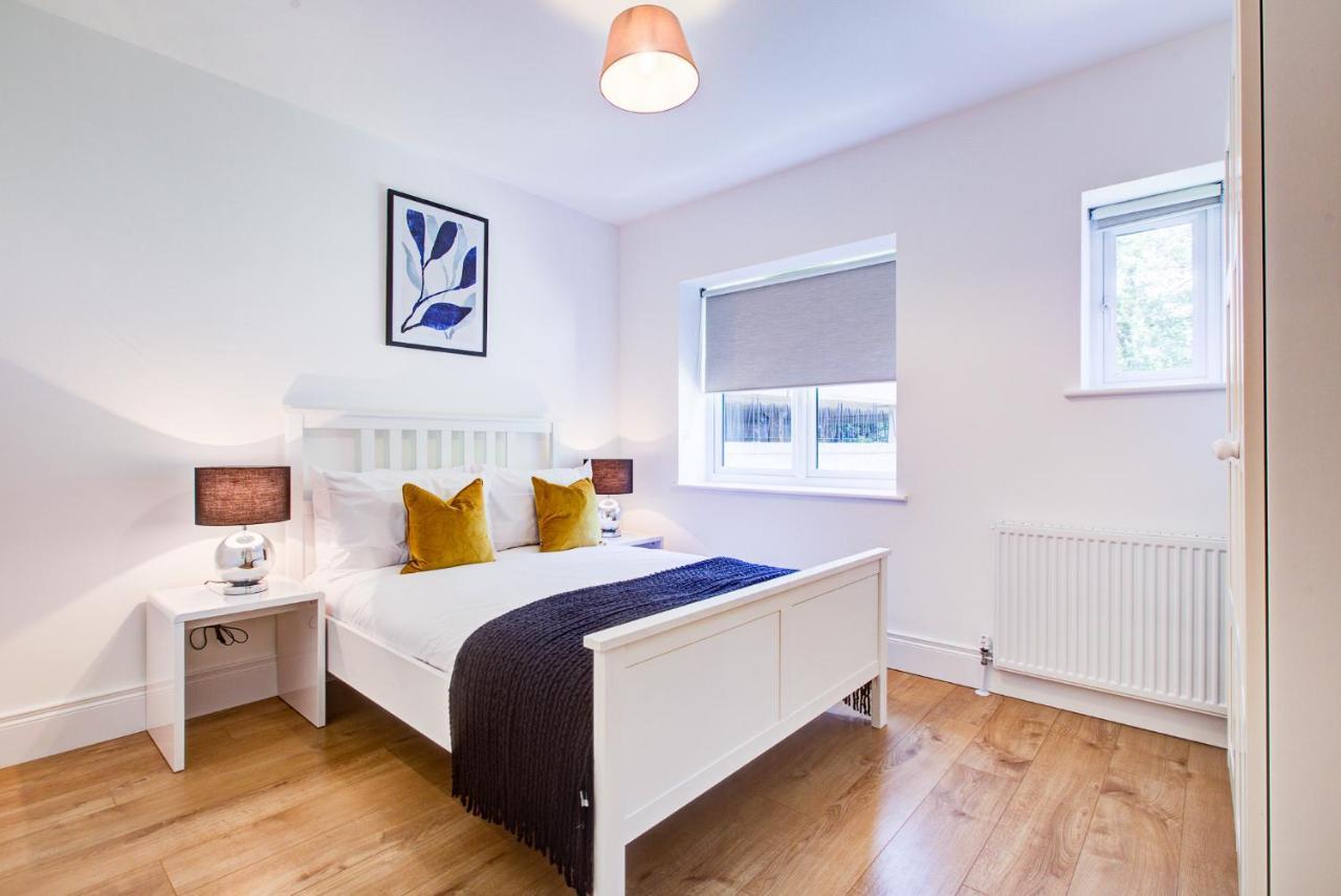 Hybrid Resi - Near Richmond - Wimbledon *