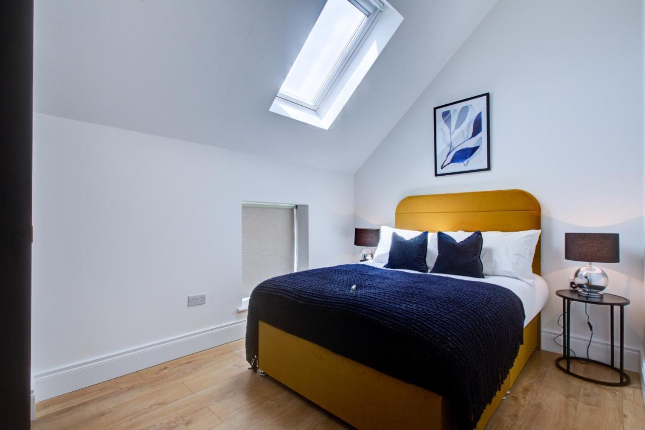 Hybrid Resi - Near Richmond - Wimbledon *