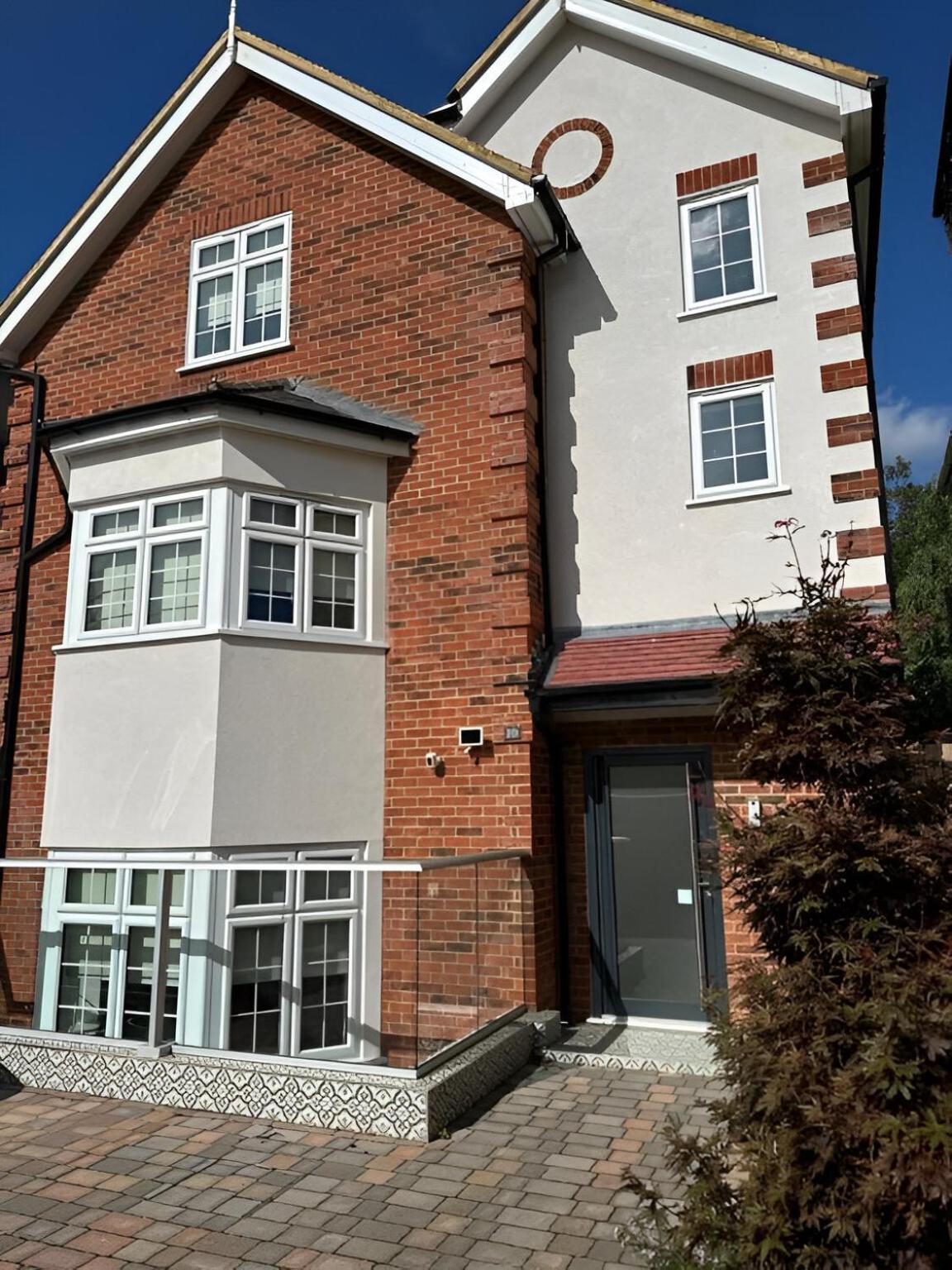 Hybrid Resi - Near Richmond - Wimbledon *