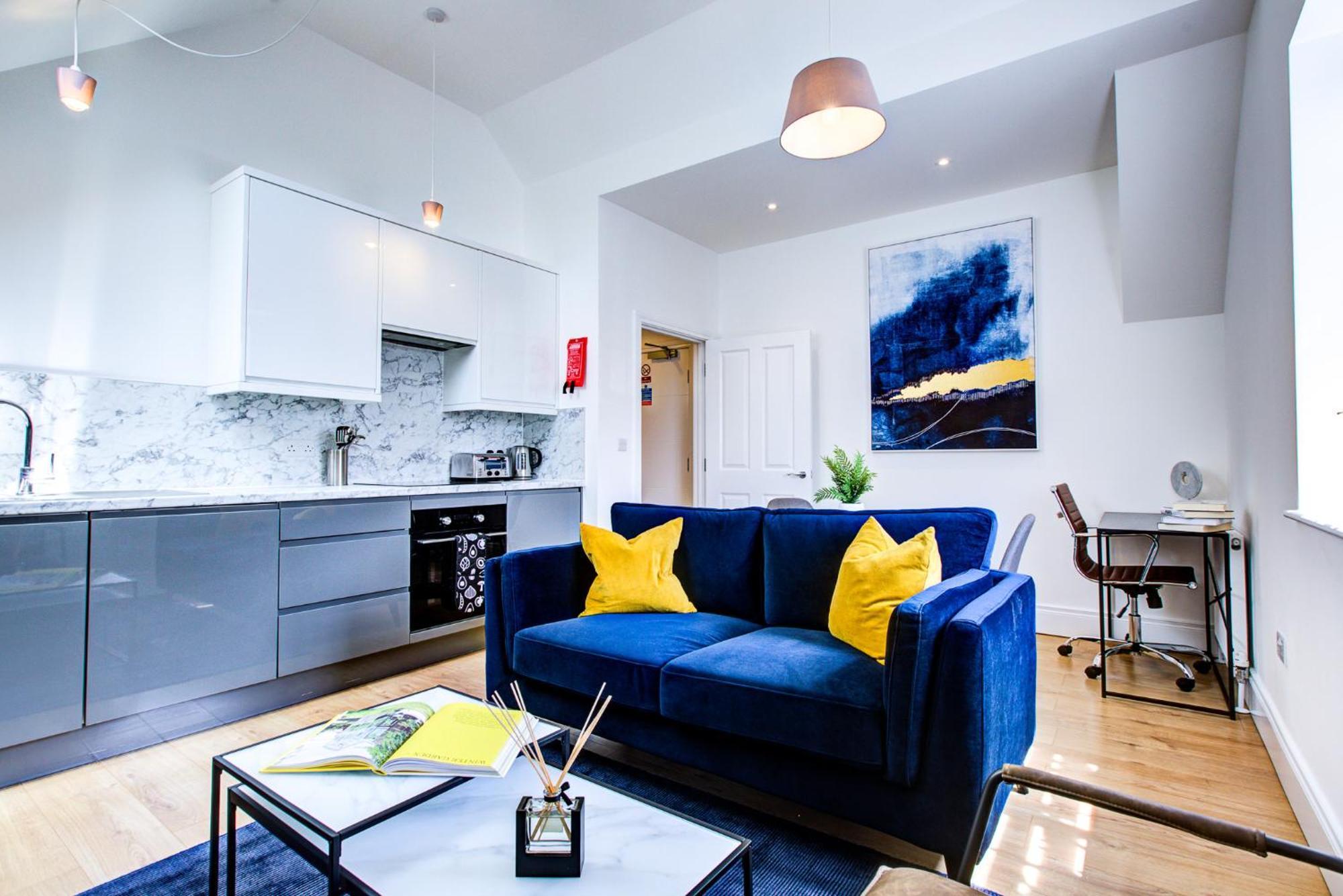 Hybrid Resi - Near Richmond - Wimbledon * New Malden