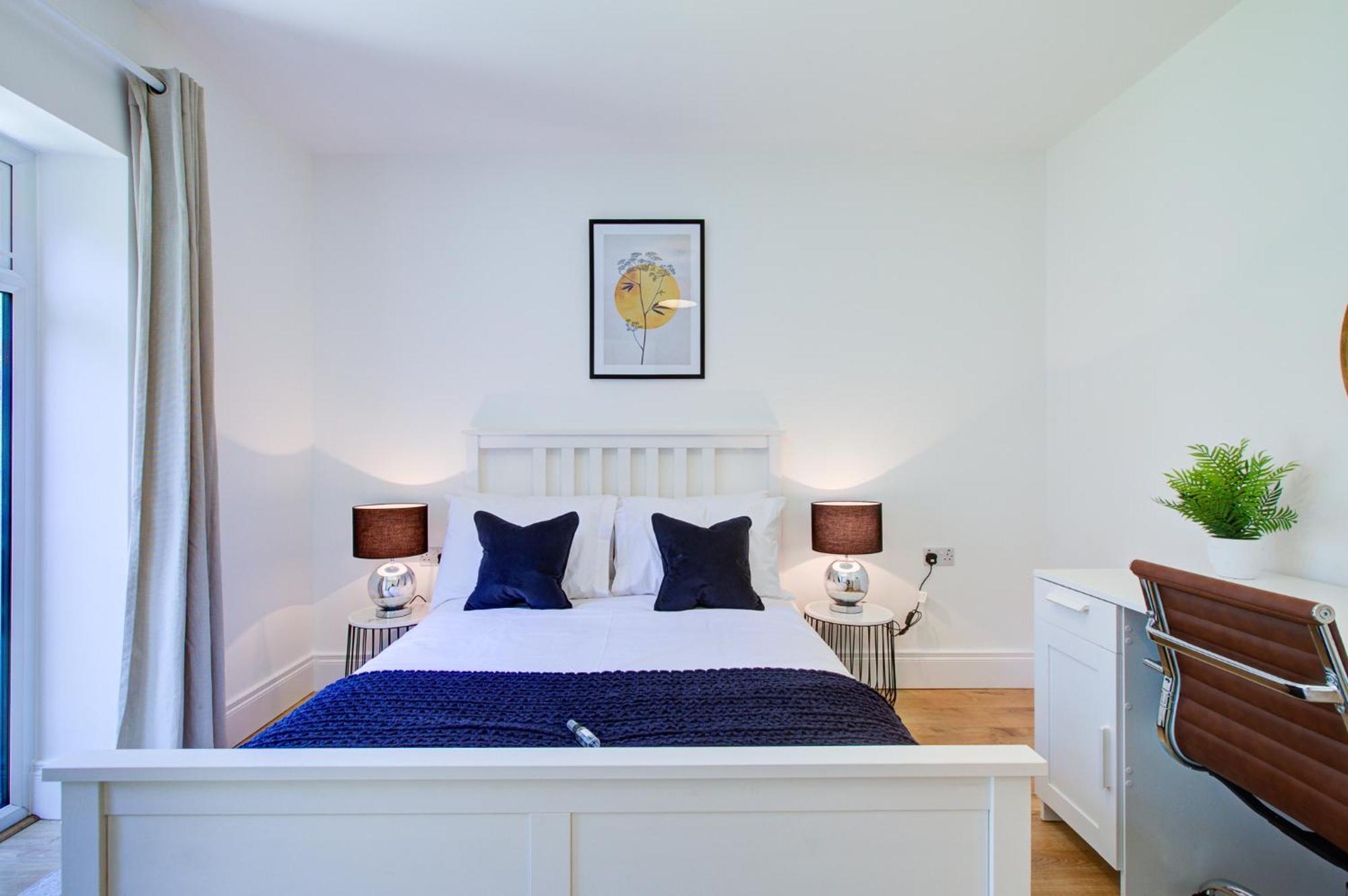 Hybrid Resi - Near Richmond - Wimbledon *
