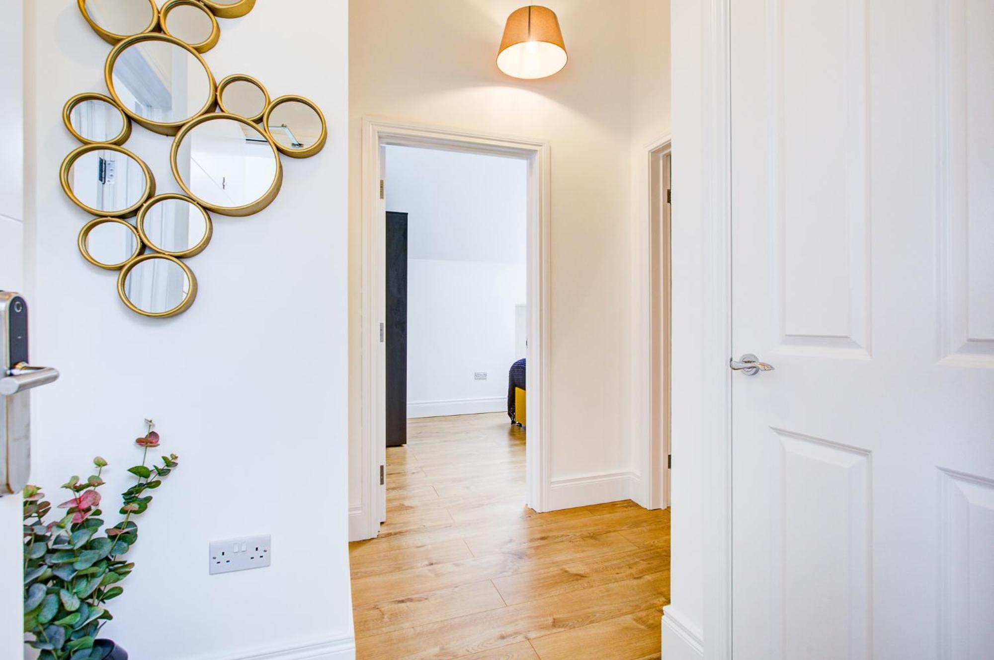 Hybrid Resi - Near Richmond - Wimbledon